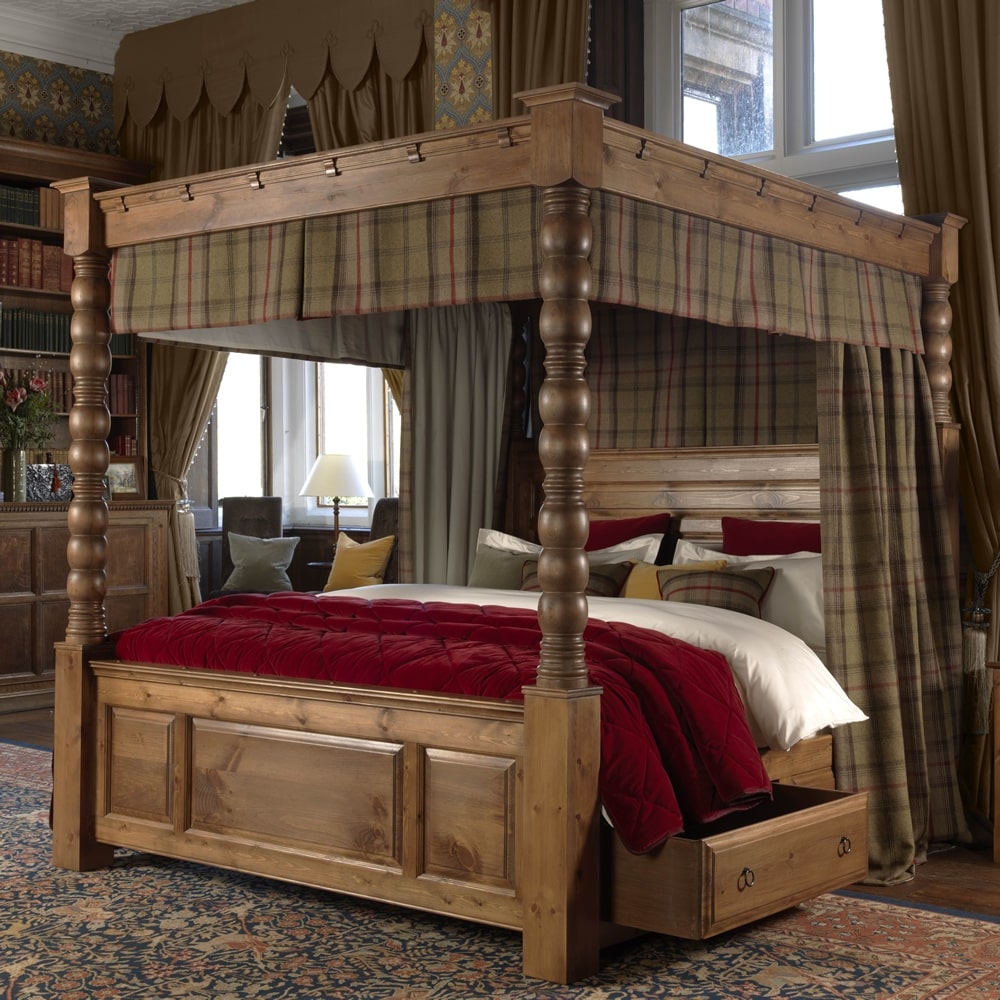 Four Poster Bed featuring Turned Bobbin Posts and Plaid