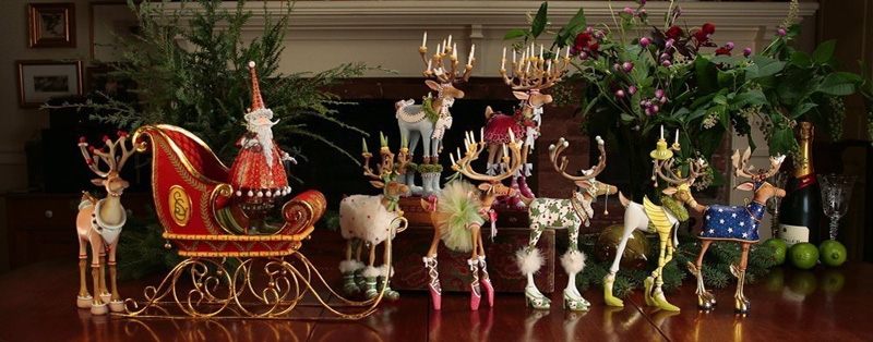 Holiday Figurine Set: Ornate Sleigh Reindeer Mantel Display