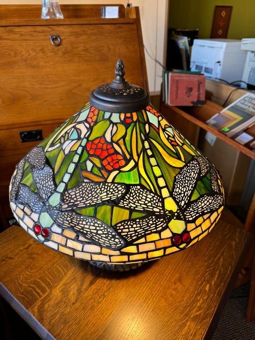 Jeweled Dragonfly Table Lamp with Lattice Wing Texture