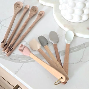 Kitchen Utensil Set Long Handles and Engraved Measurements