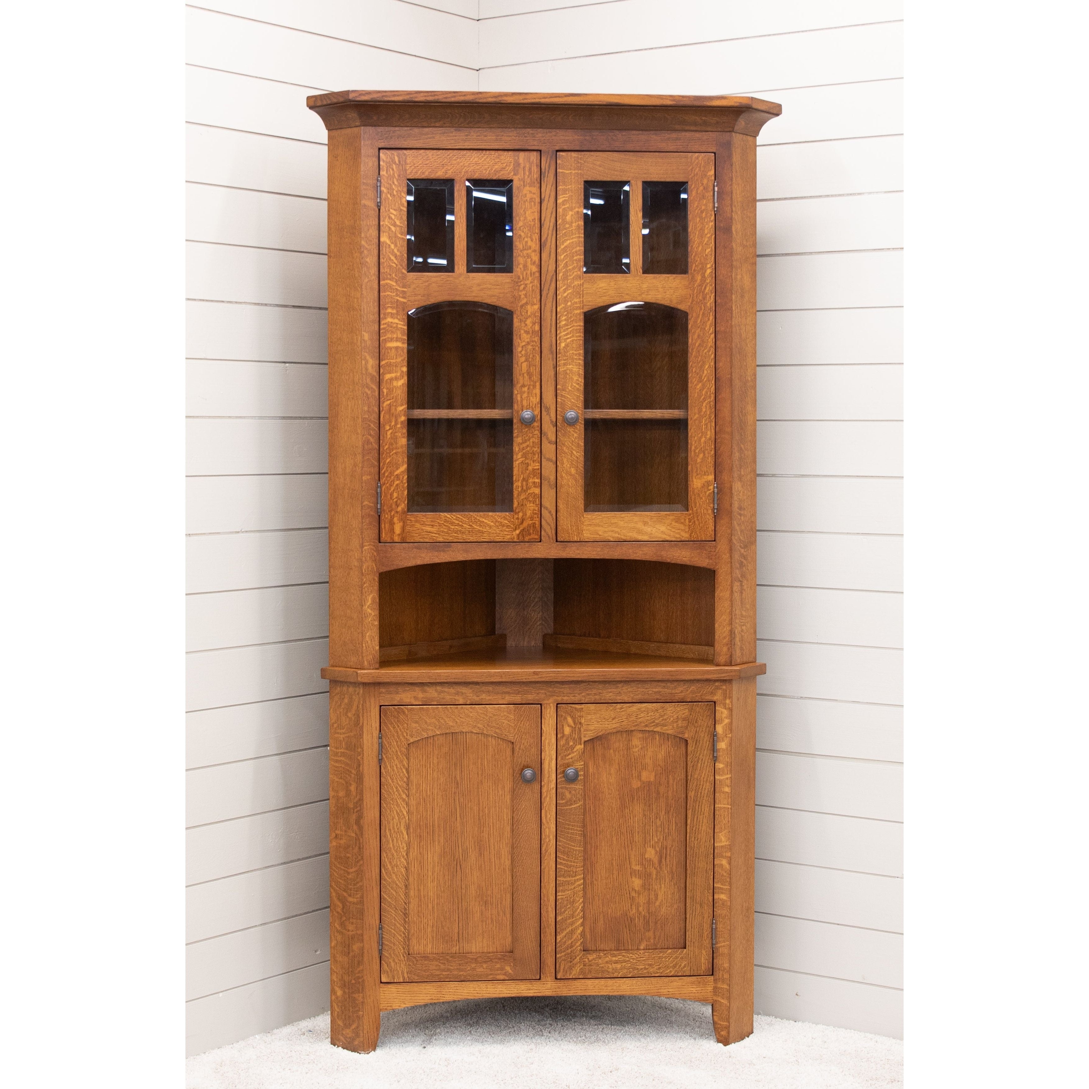 Mission Style Corner Hutch with Quarter Sawn Grain