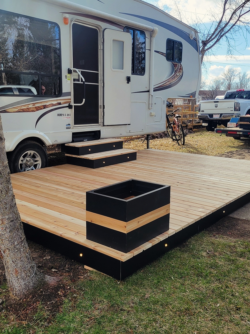 Modular RV Deck - Built In Planter and LED Lighting