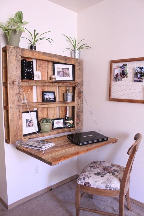 Murphy Desk with Chain Supports and Rustic Pallet Wood Design