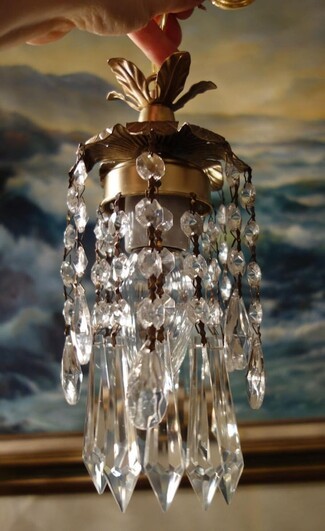 Pendant Light: Mini Antique Brass Leaf Motif Crystal Lamp