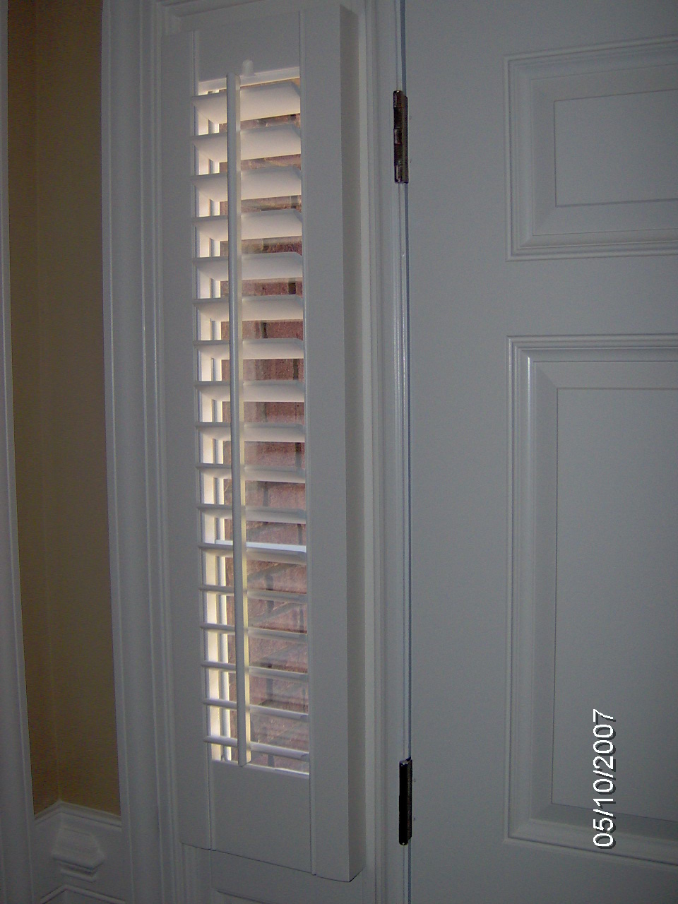 Plantation Shutter Sidelight Mounting Center Tilt Rod