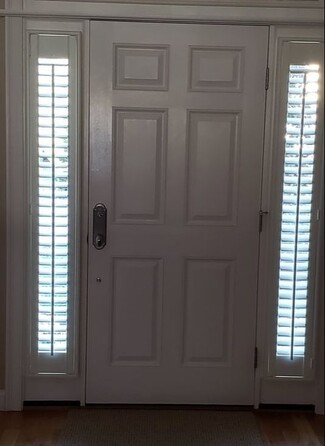 Plantation Shutters Center Tilt Rod Six Panel Design Entry