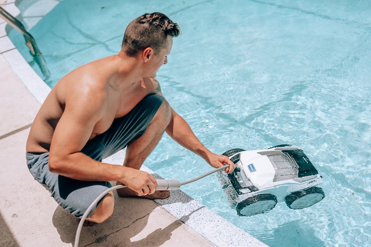 Pool Cleaner Four Wheel Drive White Plastic Modern Pool Maintenance