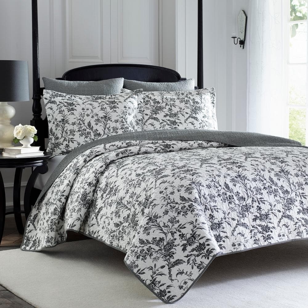 Quilt Set with Botanical Toile Print and Floral Pattern