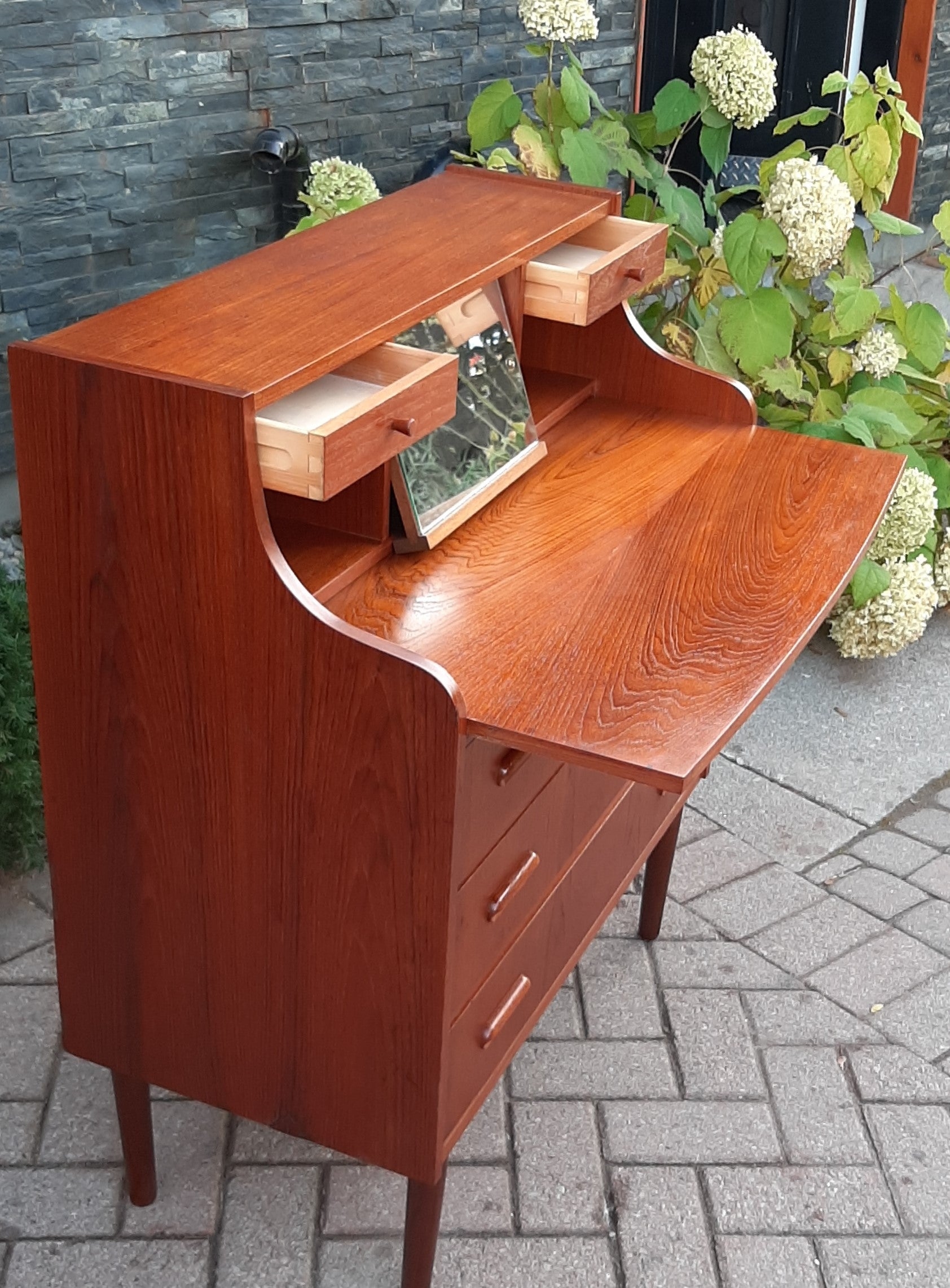 Secretary Desk with Internal Mirror and Curved Side Profile