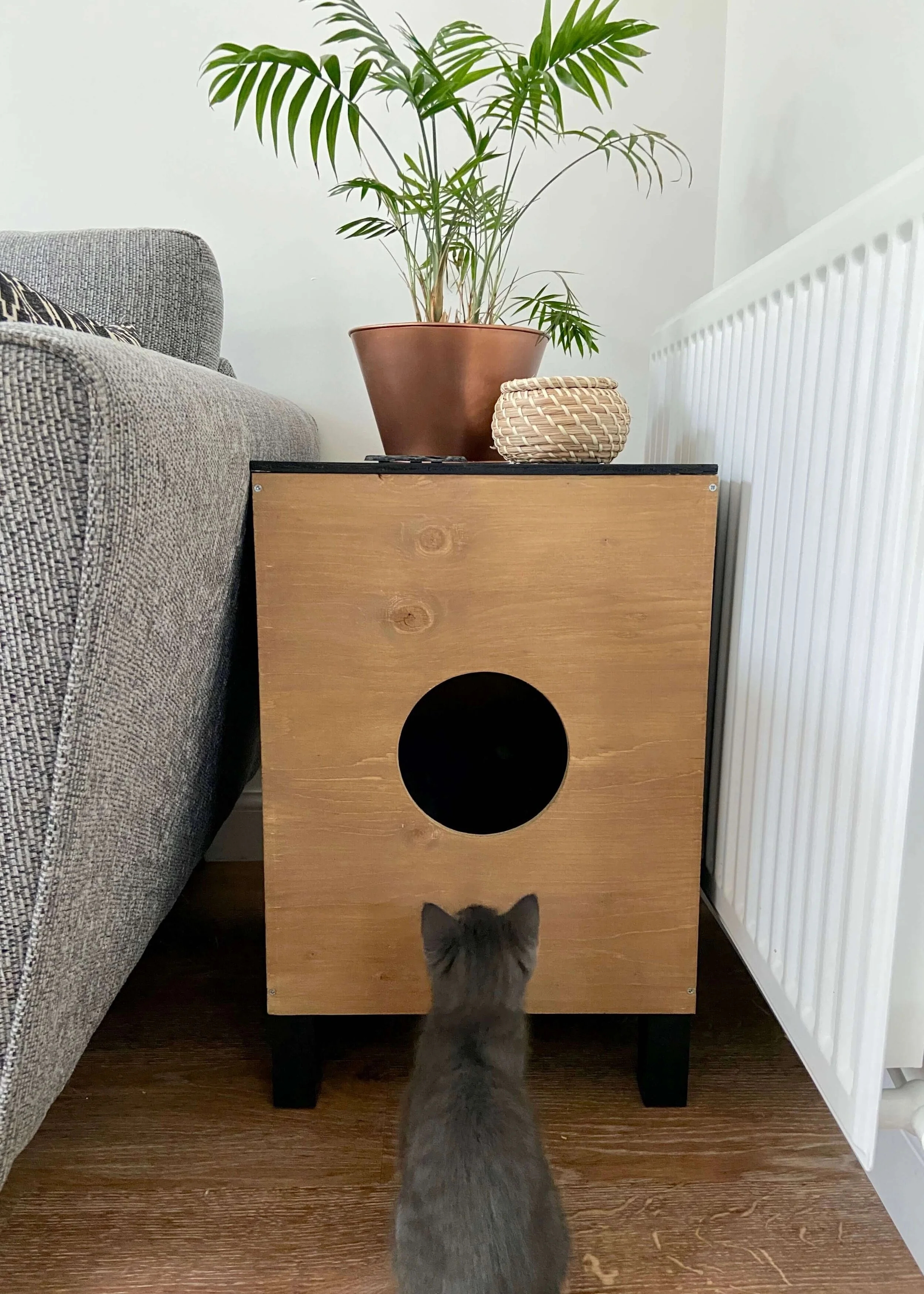 Side Table Cat Bed Circular Opening DIY Industrial Wood