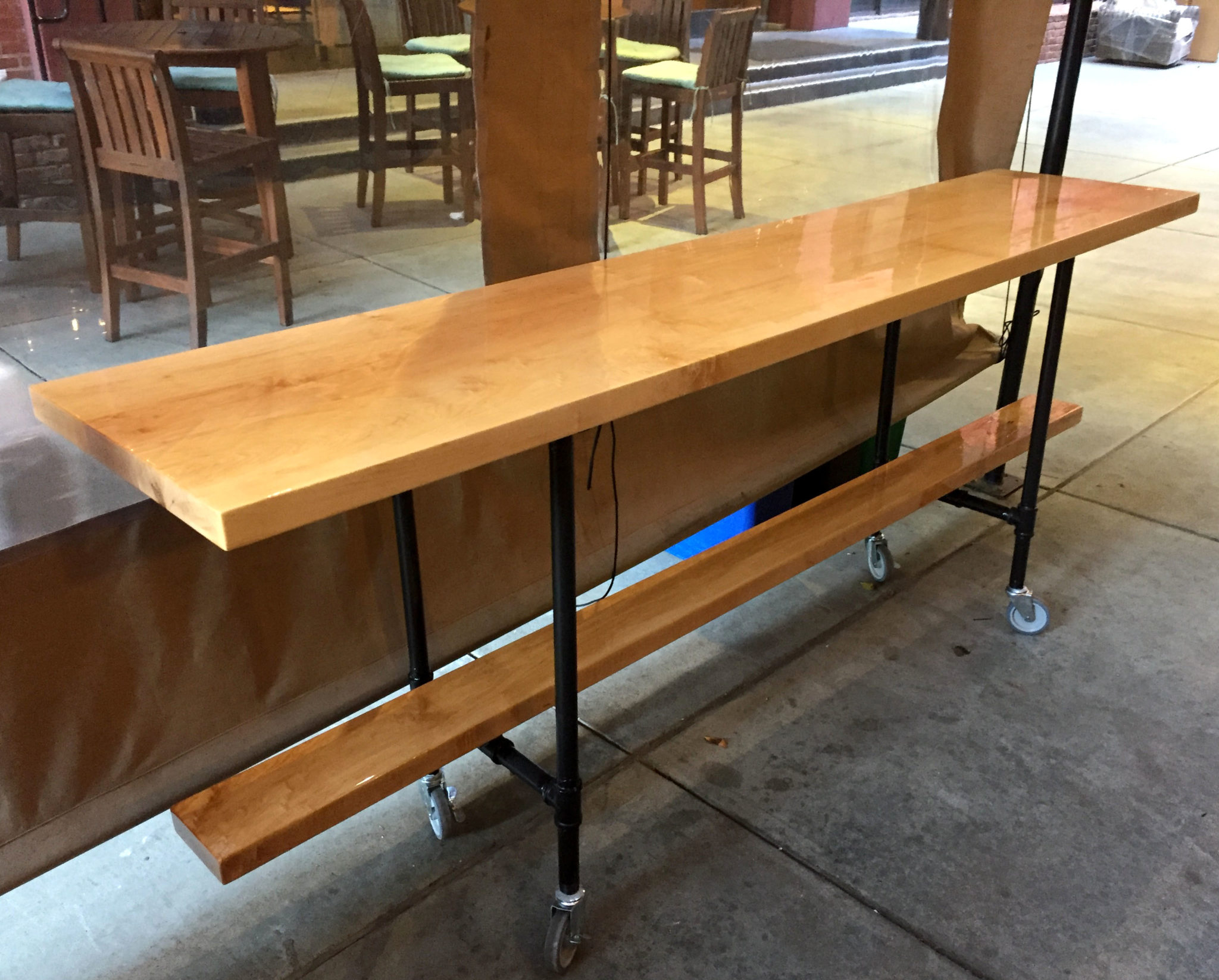 Standing Bar on Caster Wheels with Pipe Frame Support