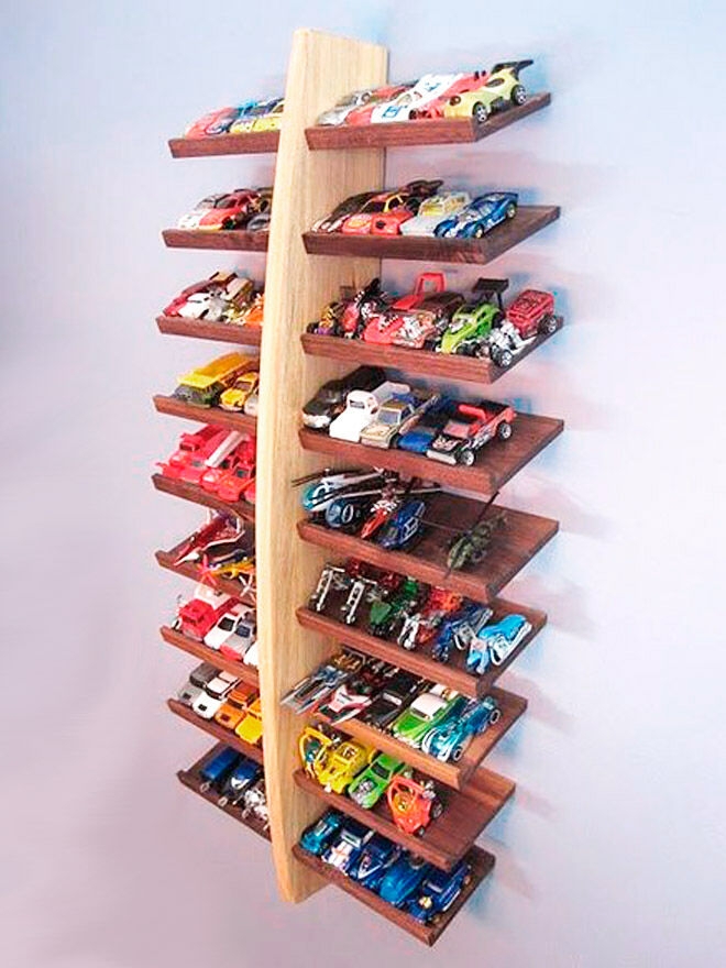 Toy Display Shelf has Vertical Spine and Staggered Wood