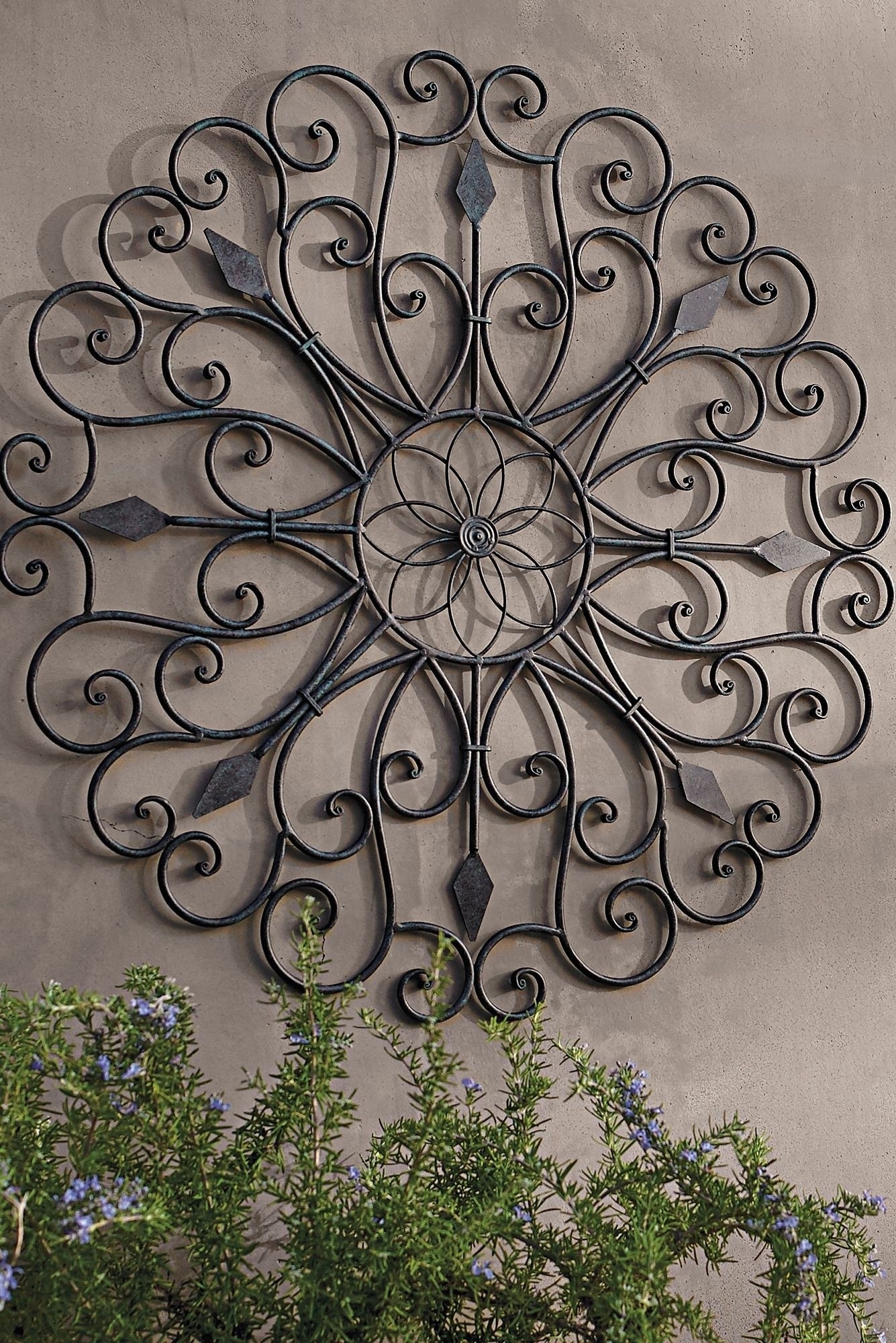 Wall Art Radial Design Spearhead Accents Iron Medallion