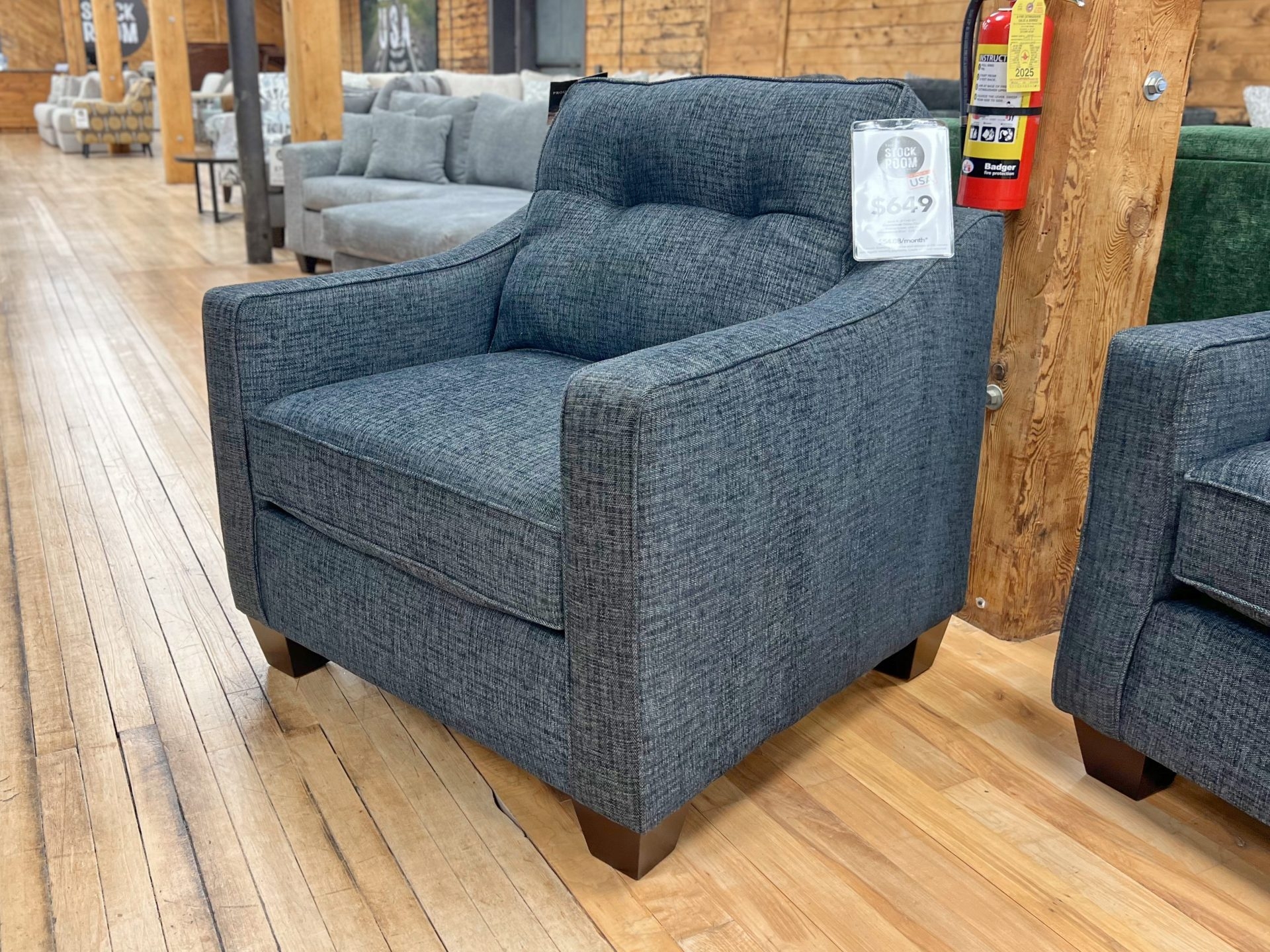 Accent Chair Transitional Tufted Chair in Dark Denim Wood Legs