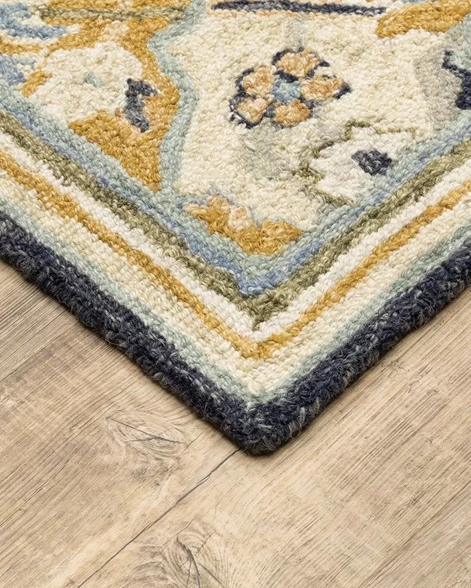 Area Rug with Hooked Pile and Floral Motif Design