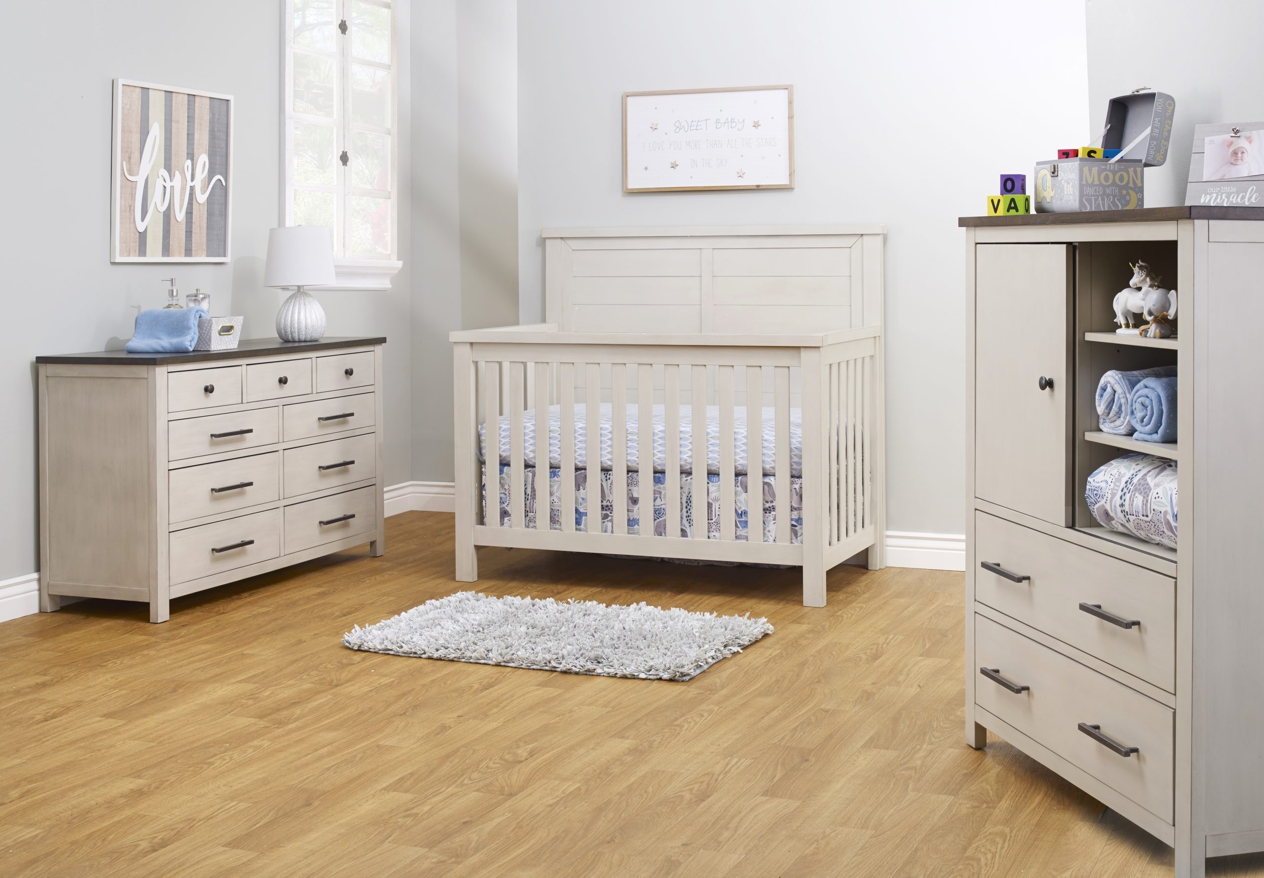 Baby Crib with Two-Tone Finish and Antique White Farmhouse Style