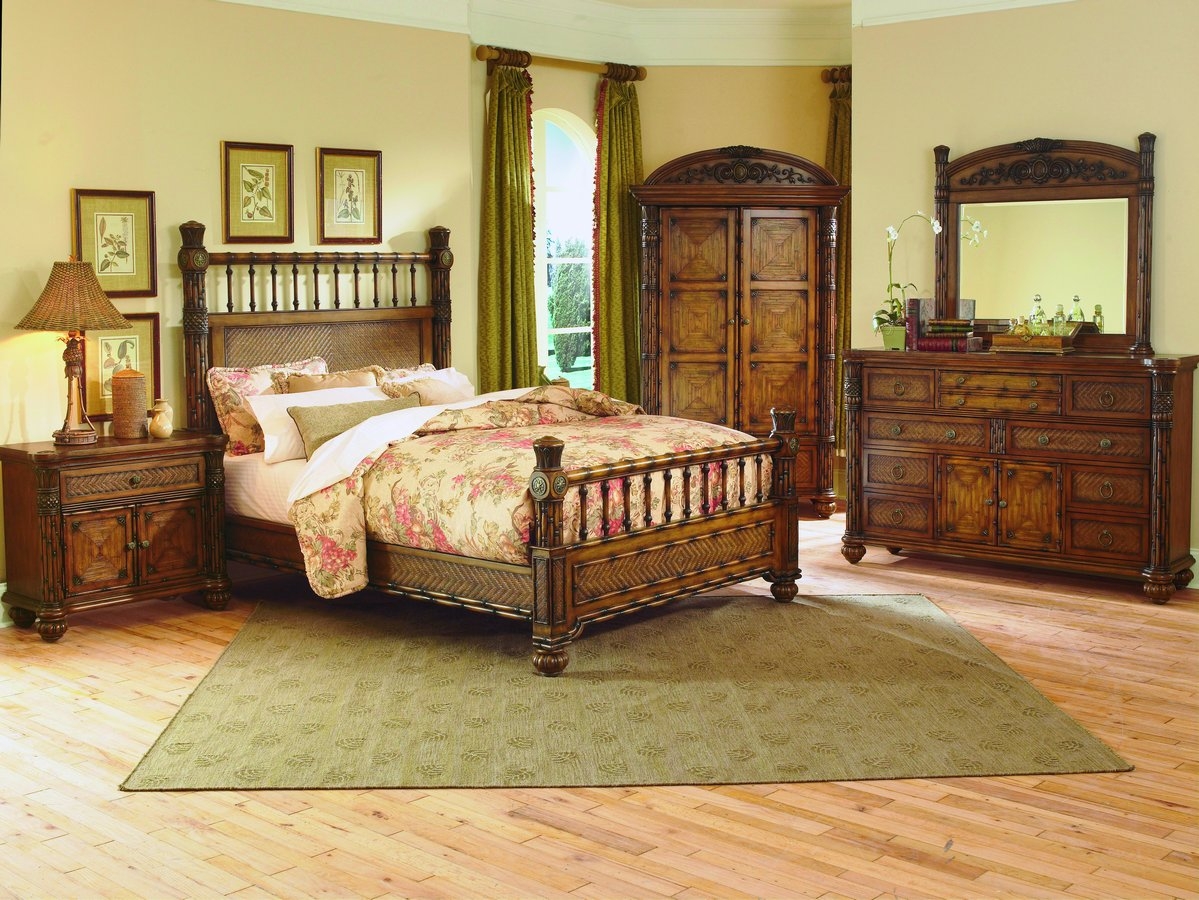 Bedroom Furniture Set with Carved Pediment and Bamboo Posts