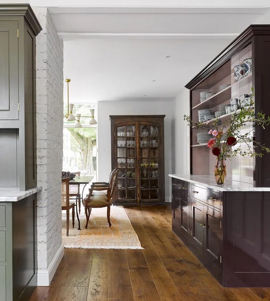 Built In Hutch High Gloss Finish for Glossy Dark Pantry Cabinets