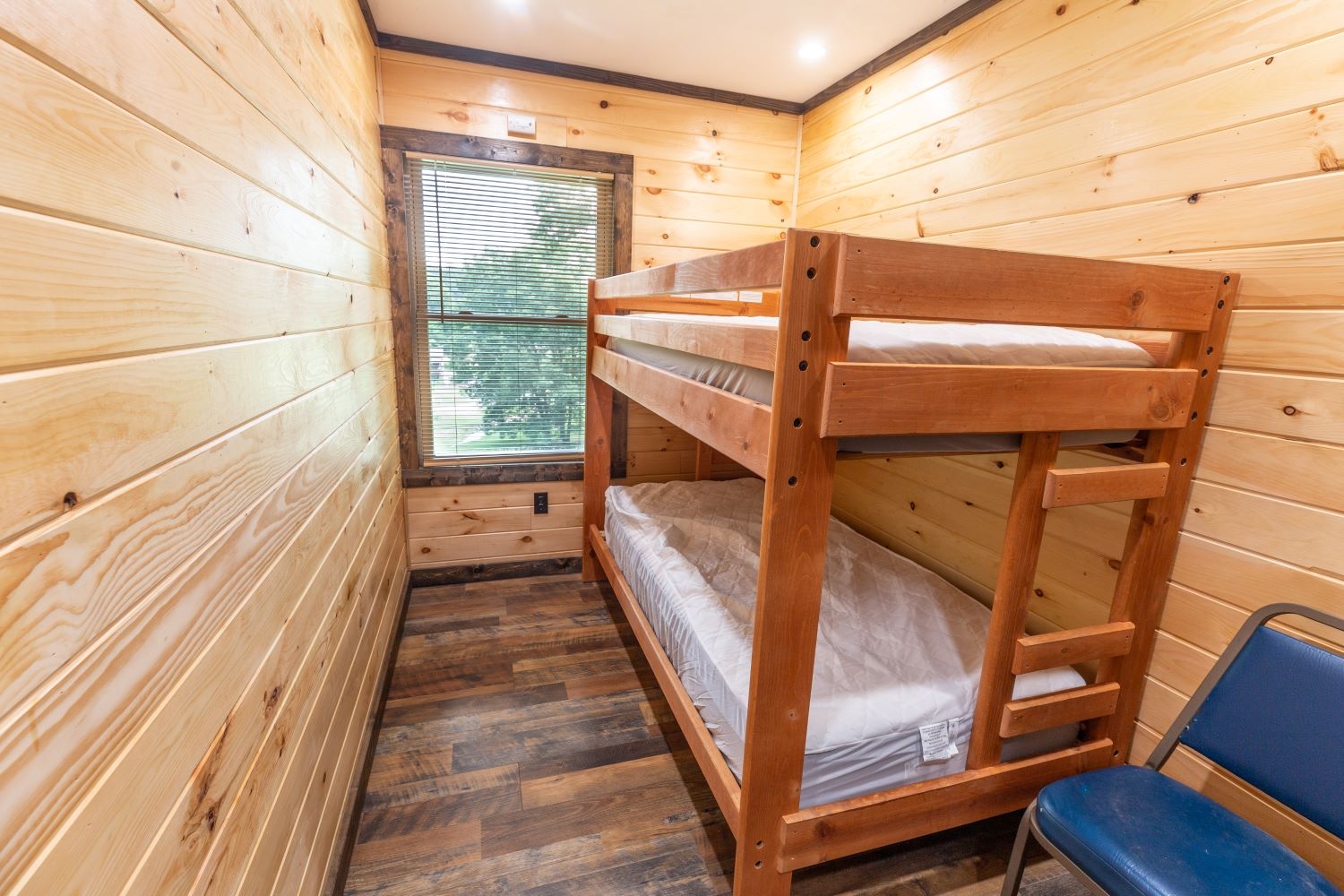 Bunk Bed with Compact Footprint and Tiny Cabin Sleeping Quarters