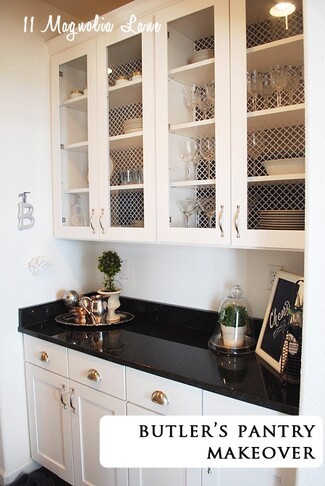 Butler's Pantry Lattice Pattern Backing and Polished Black Stone