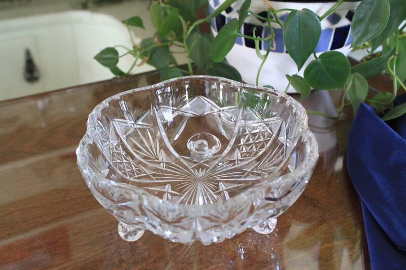 Candy Dish Ball Feet Scalloped Rim Starburst Base