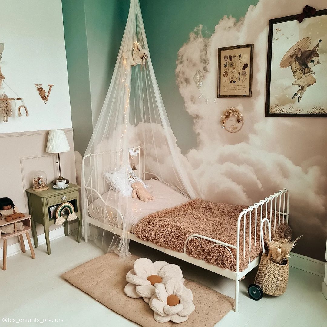 Children Bed with Sheer Tulle Canopy and Sheer Canopy Styling