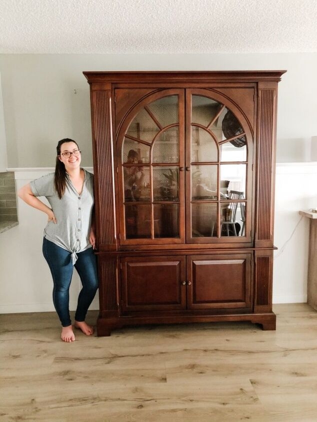 China Cabinet: Sunburst Mullion Arched Glass Hutch