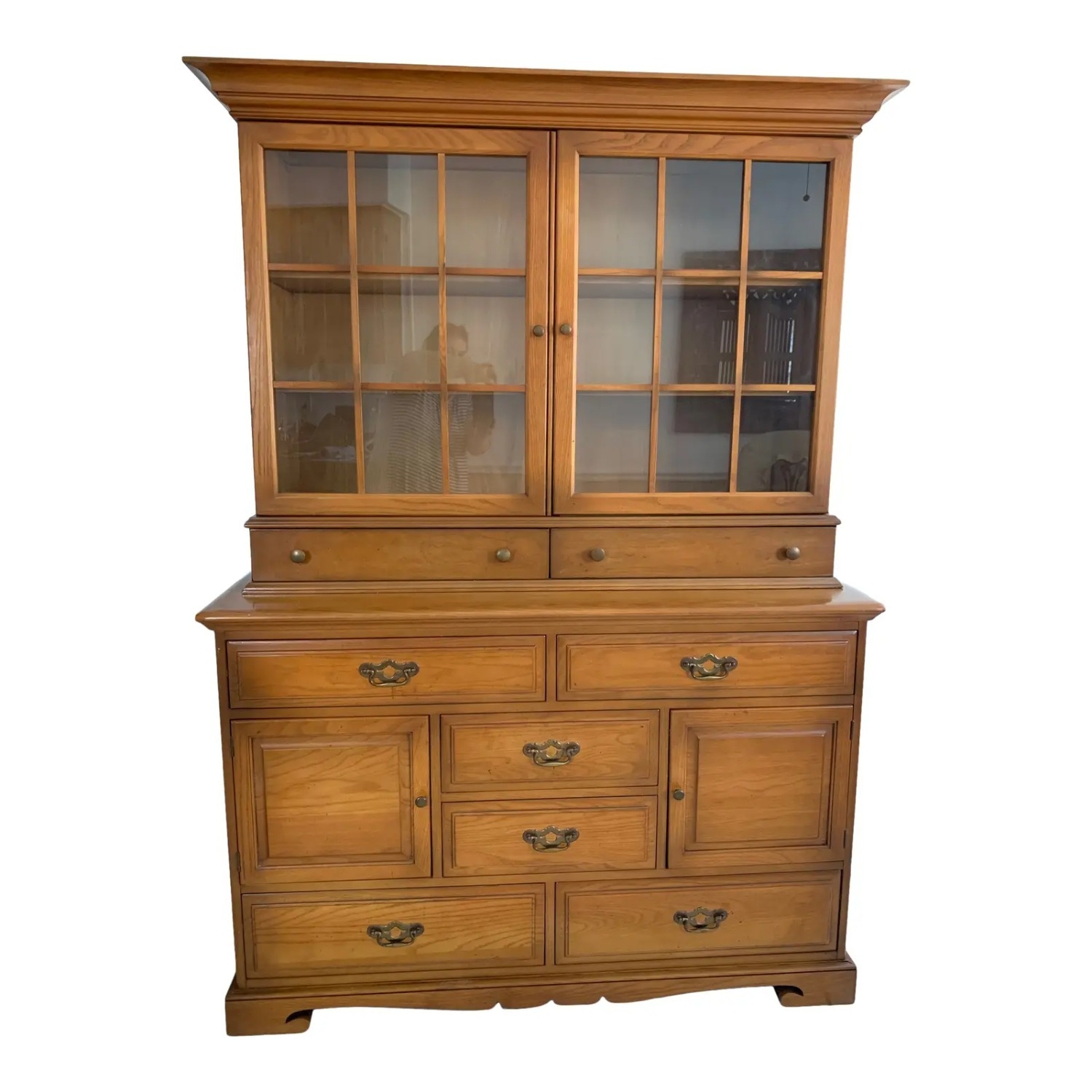 China Cabinet with 12 Pane Glass Doors and Scalloped Base