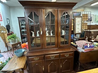 China Hutch with Arched Mullions and Dentil Molding