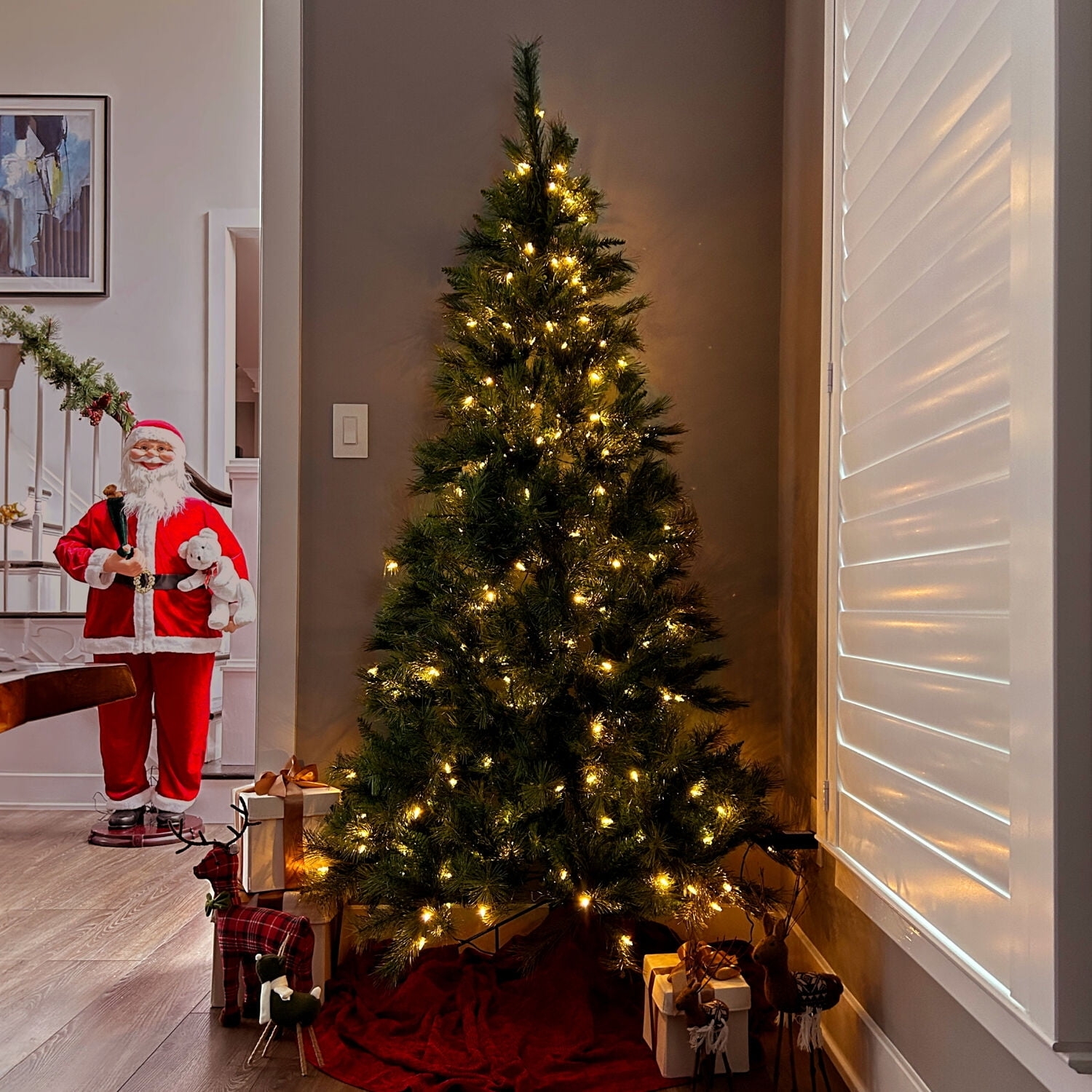Christmas Tree: Half Wall Design Holiday Styling