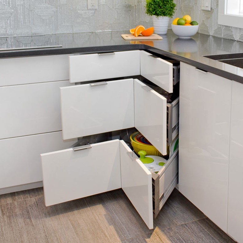 Corner Drawers | High Gloss White | V-shaped Modern Kitchen Ideas
