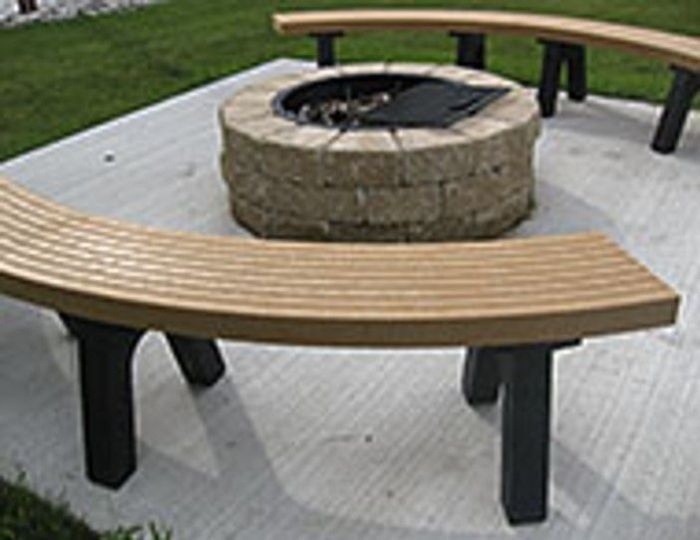 Curved Outdoor Bench Mesa Shape Recycled Plastic Serpentine Style