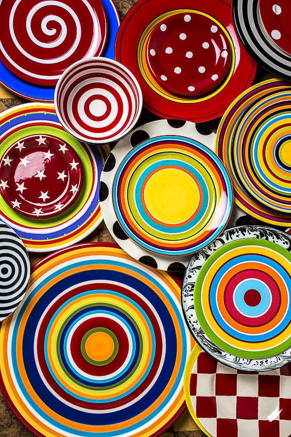 Decorative Plates Concentric Circles - Pop Art Kitchen Inspiration