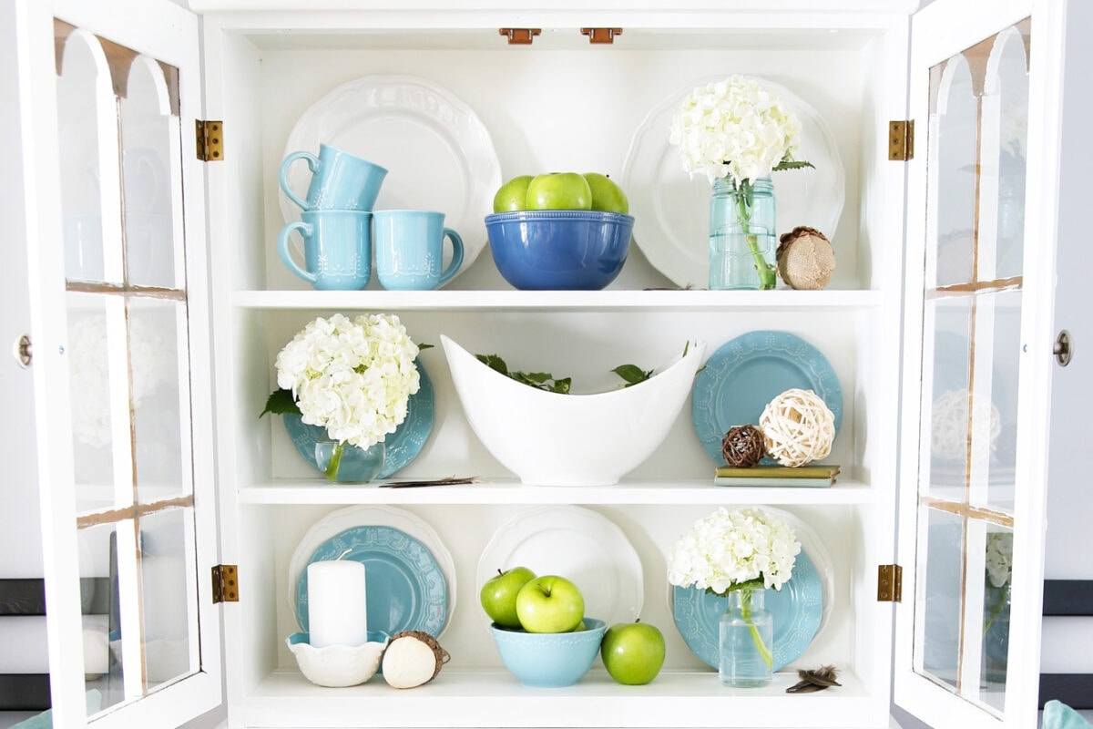 Display Hutch with Scalloped Edges for Painted Hutch Styling