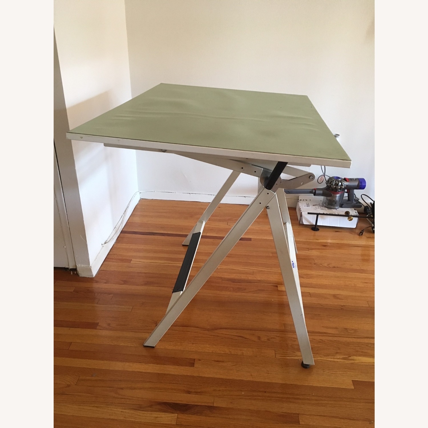 Drafting Table Sage Green Vyco Cover Neolt Italian Desk