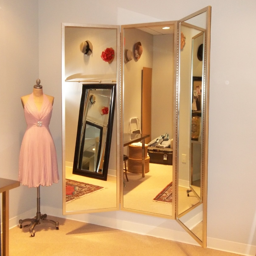 Dressing Mirror: Folding Dressing Room Mirror Three Panel