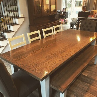 Farmhouse Dining Table Surface: Glossy Tapered Legs