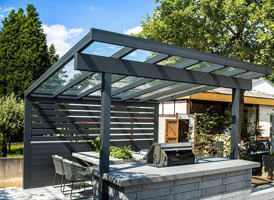 Freestanding Pergola: Slatted Privacy Screen Design Idea