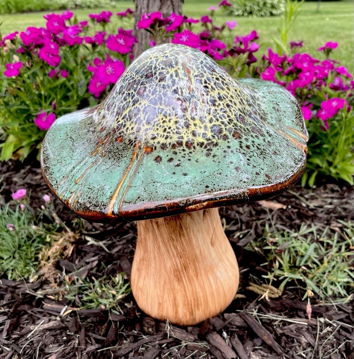 Garden Sculpture: Crackle Glaze Cap Wood Toned Stem Decor