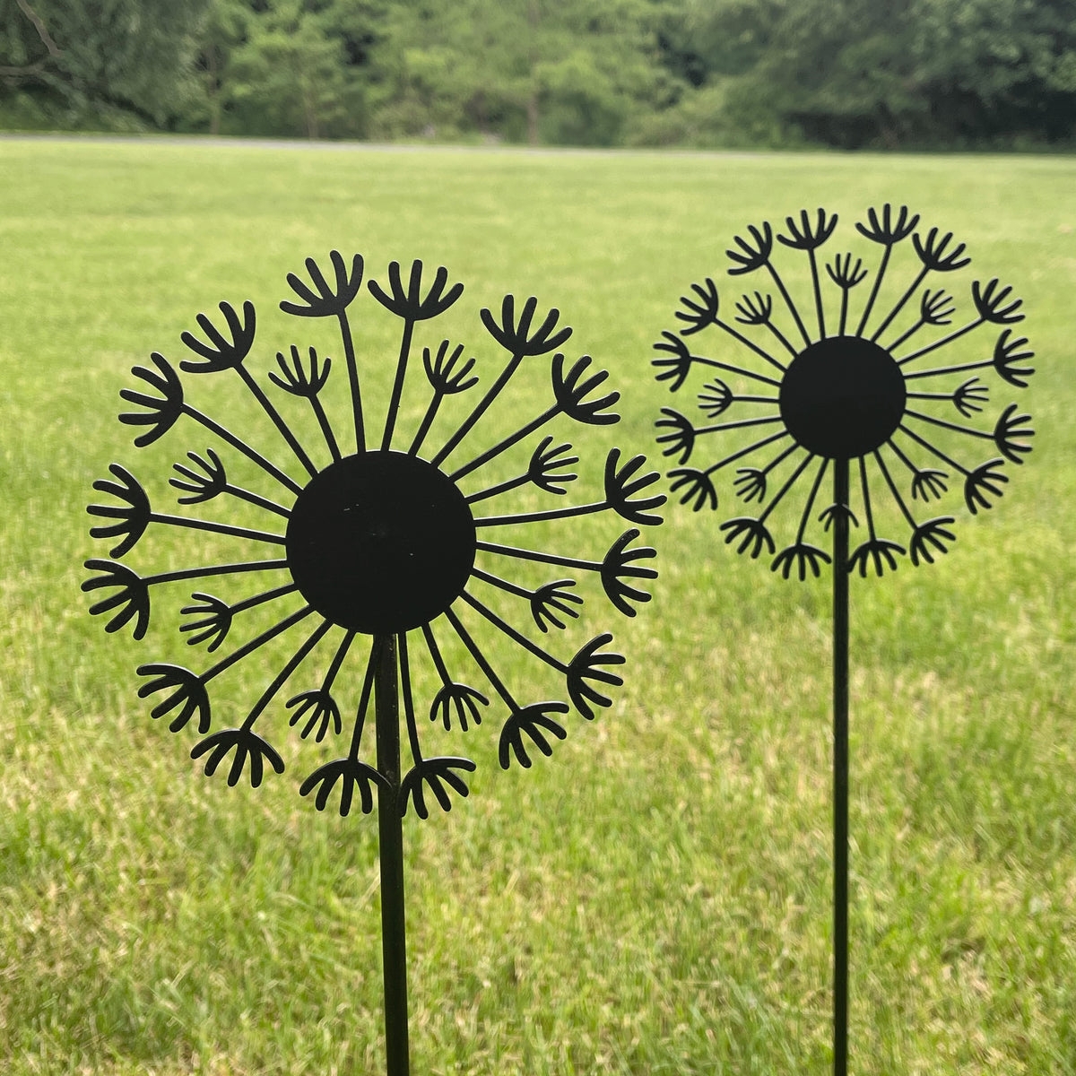Garden Stake: Starburst Tips Modern Black Dandelion Lawn Art