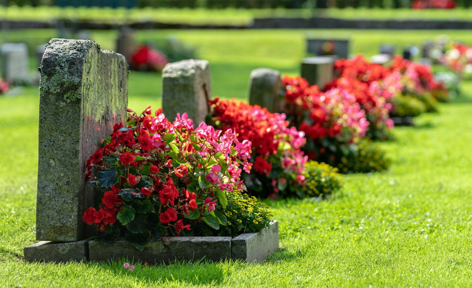 Headstone with Integrated Planter for Traditional Headstone Landscaping