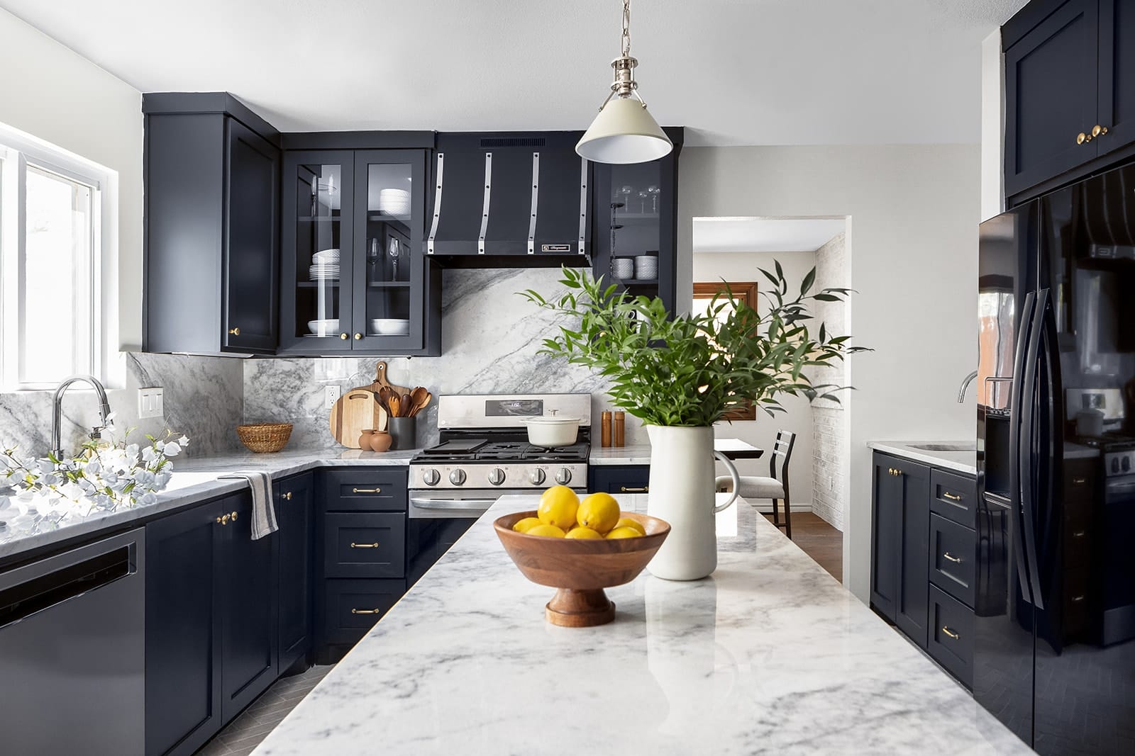 Kitchen Island Navy Shaker Cabinets Marble Backsplash Style
