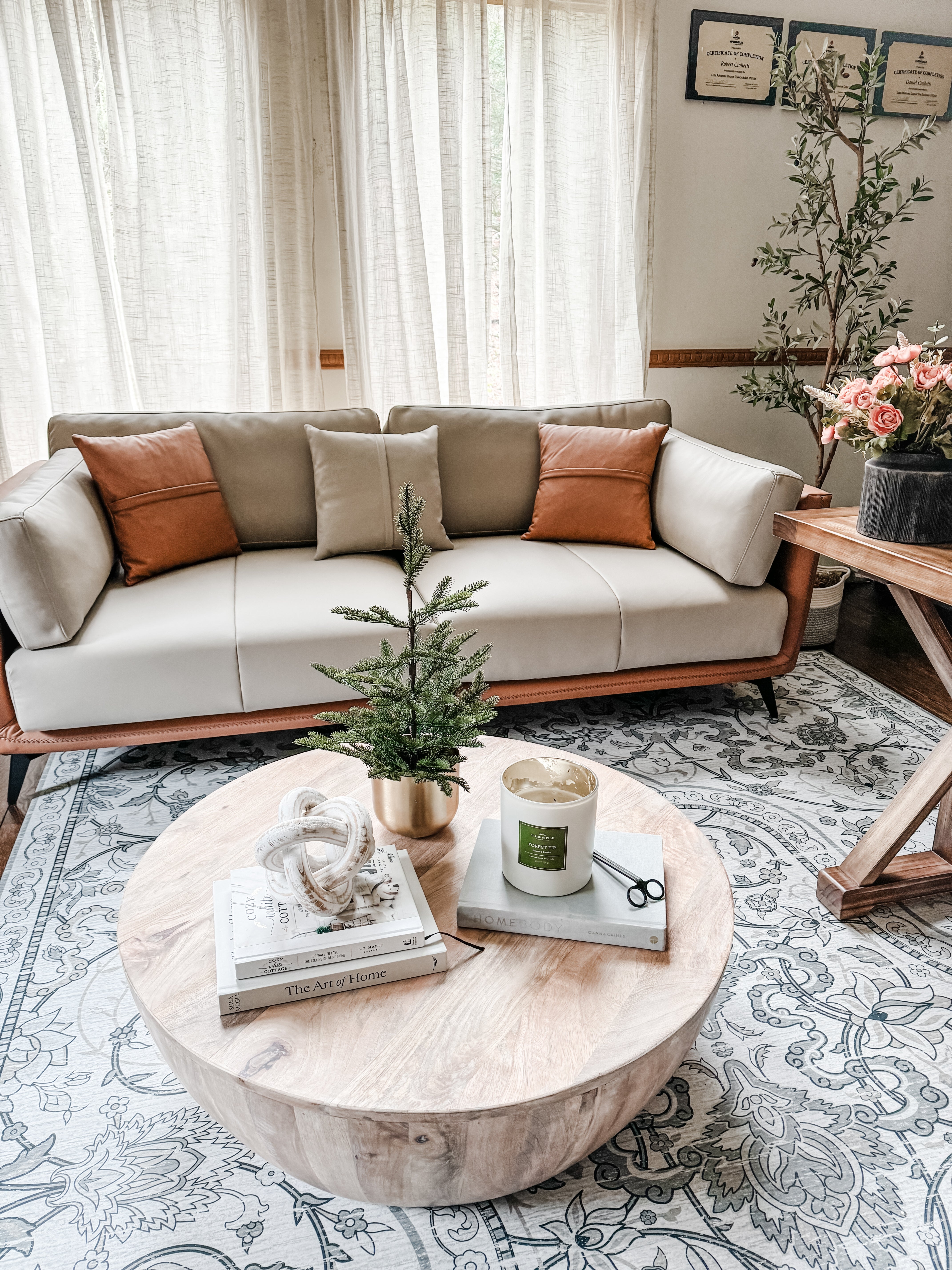 Leather Sofa with Two-Tone Upholstery and Cognac Brown Accents