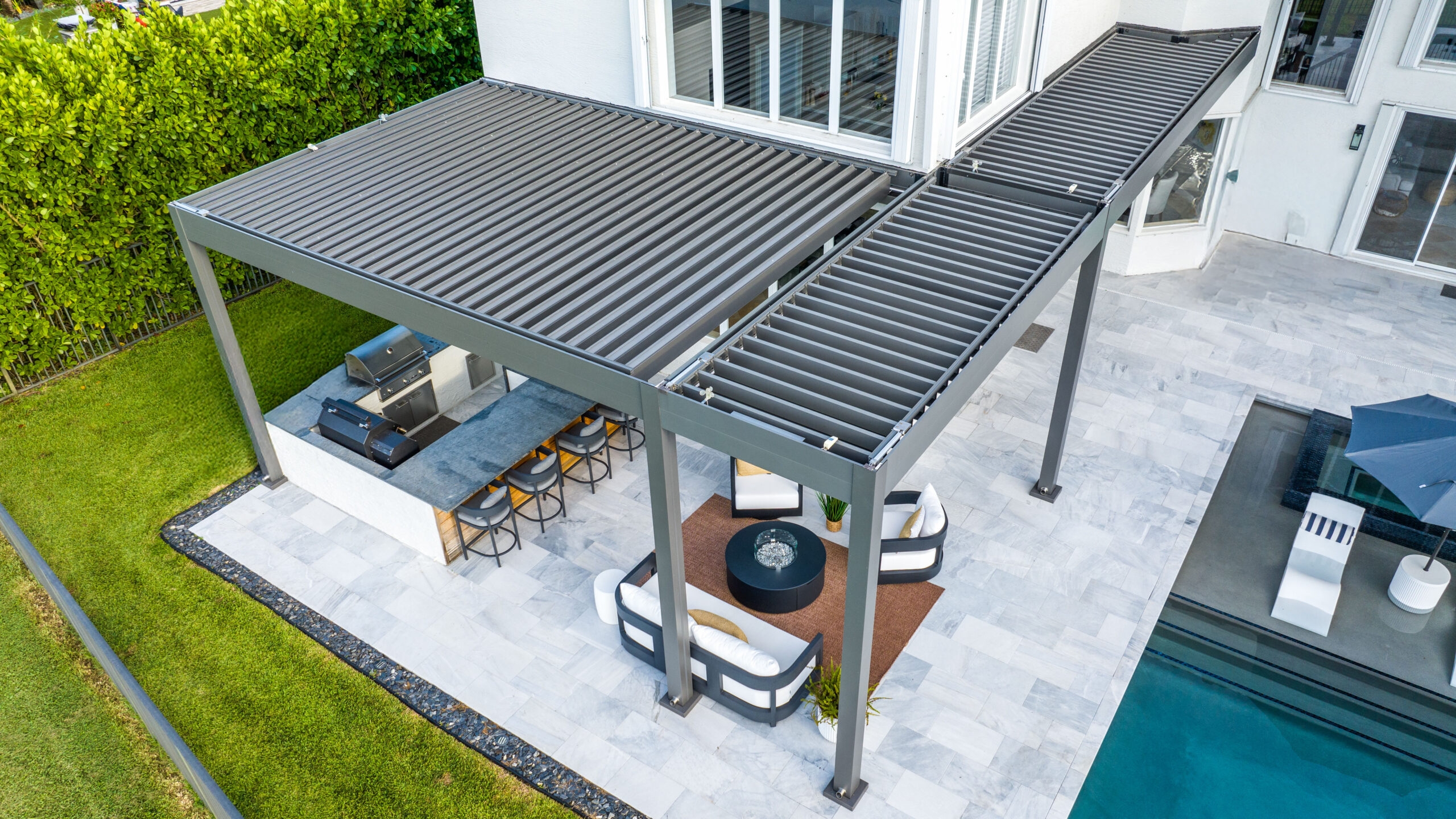 Louvered Pergola L-Shaped Charcoal Frame and Kitchen
