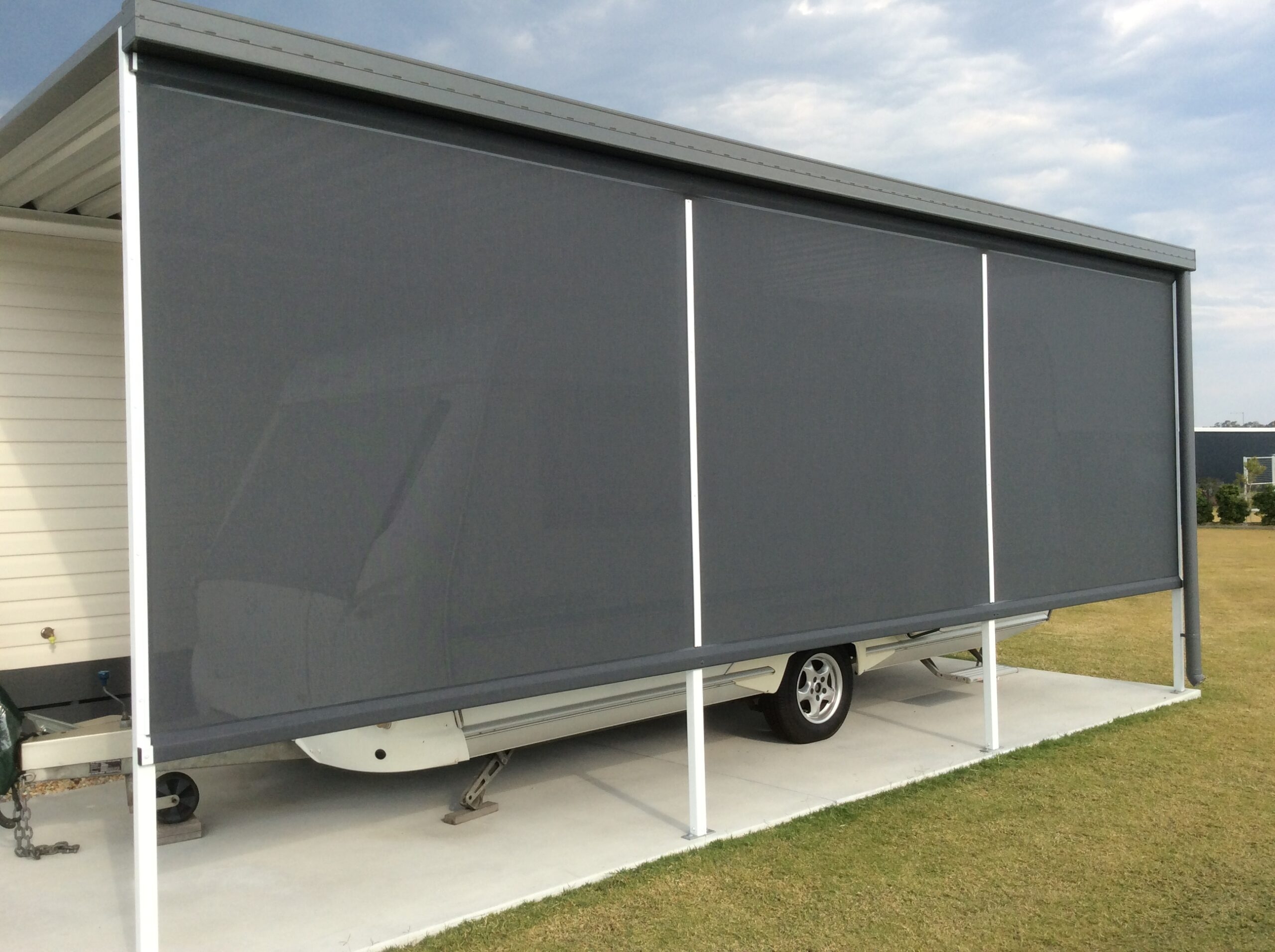Outdoor Roller Screen Matte White Frame Triple Panel Mesh
