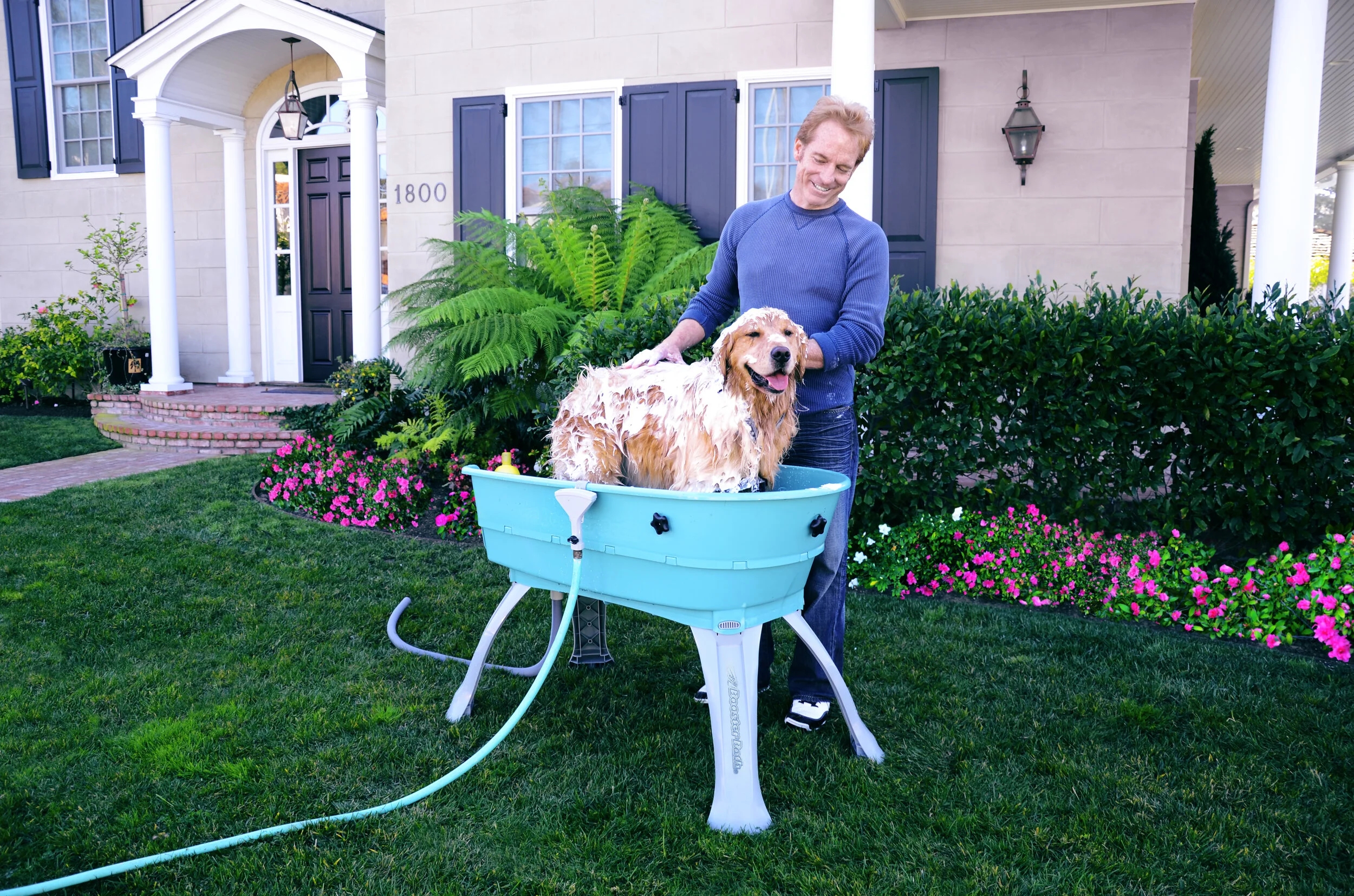 Pet Bathtub on Elevated Pedestal and Outdoor Pet Grooming Station