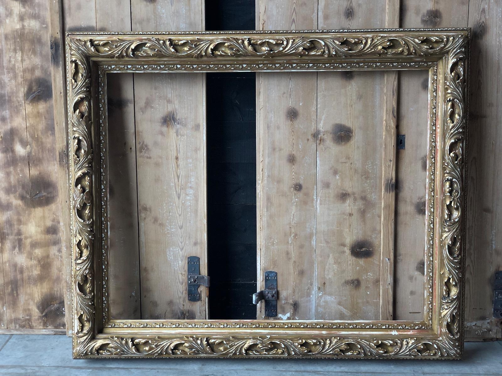 Picture Frame: Deep Cove Molding with Acanthus Carvings