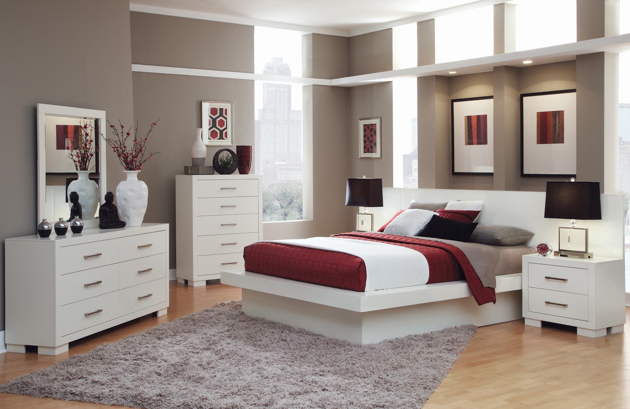 Platform Bed in semi gloss stark white with integrated nightstands
