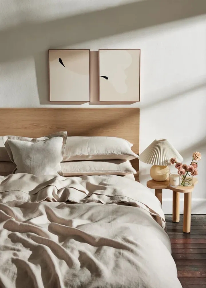 Platform Bed Pleated Lighting Organic Bedside Table Ideas Setup