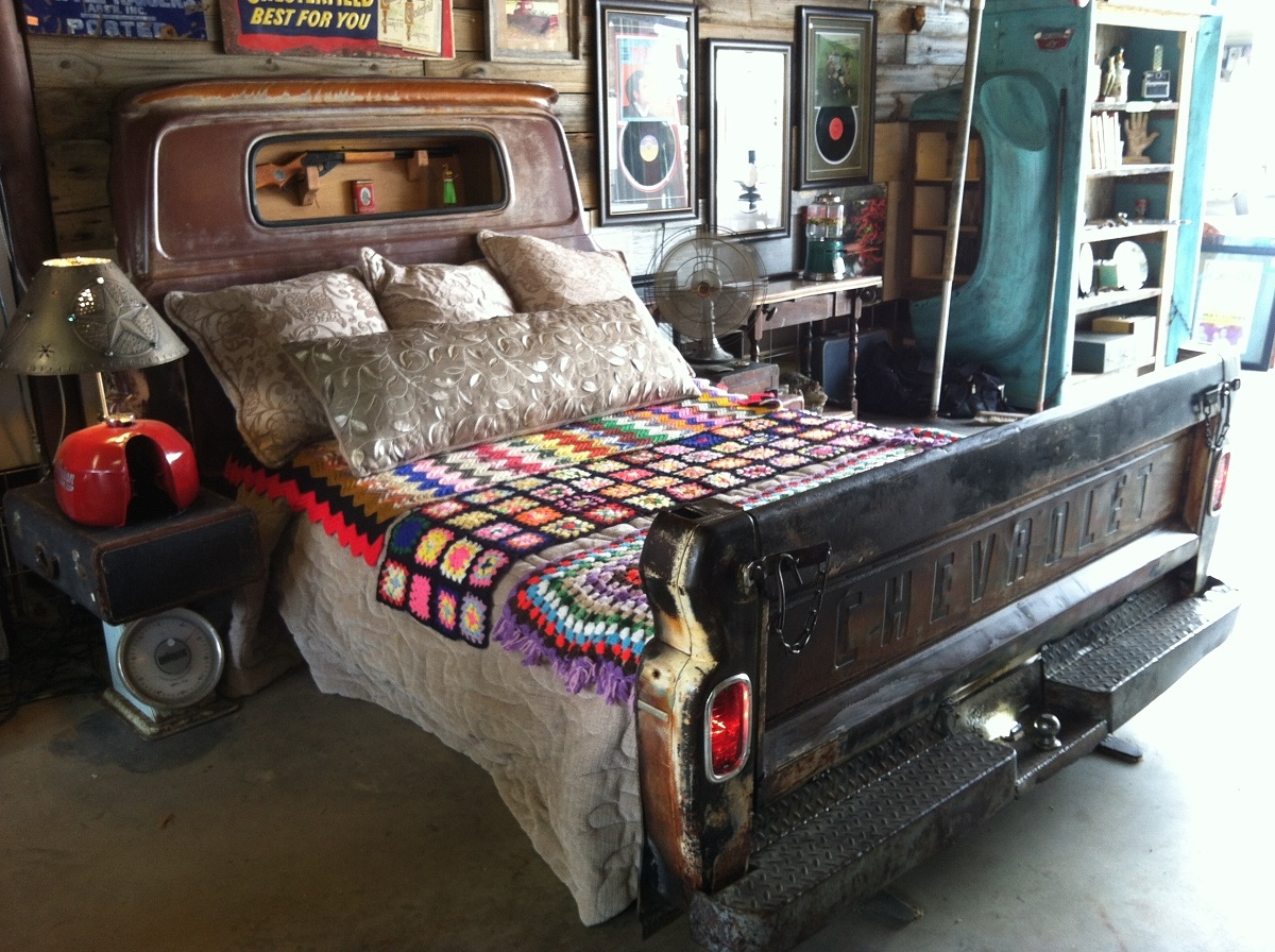Platform Bed Weathered Patina with Embossed Tailgate